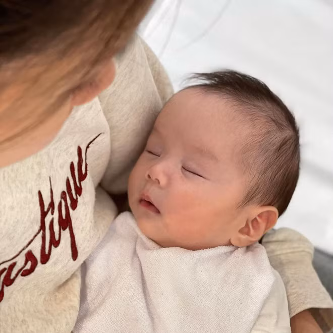 tháng 4/2021, vlogger An Nguy và người yêu đồng giới Alex đã chính thức đón con đầu lòng là bé Bay.