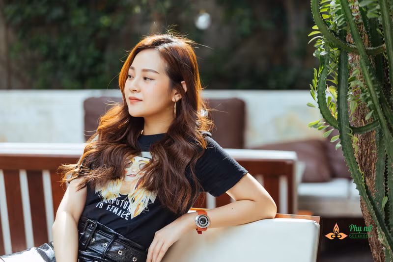 Cùng ngắm những bức ảnh đầy thần thái của "tiểu Angela Phương Trinh" - Tam Triều Dâng.