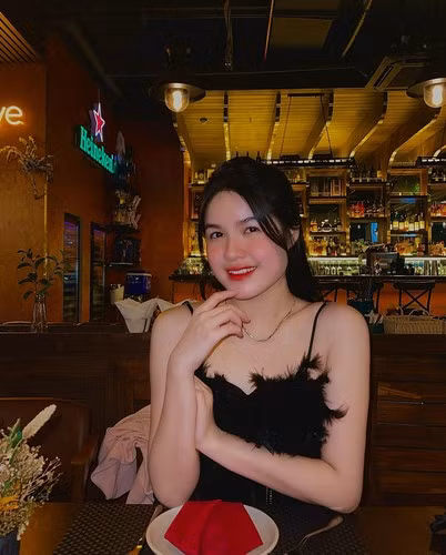 Nữ sinh Kiến trúc cũng tiết lộ, cô và Minh Đức đã có đôi lần gặp gỡ, tuy nhiên, do chưa tìm thấy tiếng nói chung nên cả hai chỉ dừng lại ở mối quan hệ bạn bè.