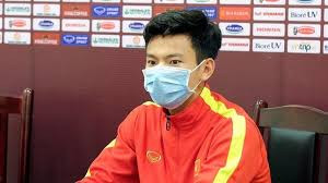 Nhờ lối chơi đa năng, Tuấn Tài còn được nhiều netizen gọi bởi biệt danh “Đoàn Văn Hậu 2.0”. Tên gọi này hàm chứa nhiều kì vọng của người hâm mộ về tài năng của hậu vệ trẻ, tuy nhiên nhân vật chính cho biết, anh sẽ cố để bản thân không trở thành cái bóng của đàn anh.