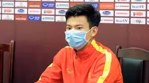 Nhờ lối chơi đa năng, Tuấn Tài còn được nhiều netizen gọi bởi biệt danh “Đoàn Văn Hậu 2.0”. Tên gọi này hàm chứa nhiều kì vọng của người hâm mộ về tài năng của hậu vệ trẻ, tuy nhiên nhân vật chính cho biết, anh sẽ cố để bản thân không trở thành cái bóng của đàn anh.