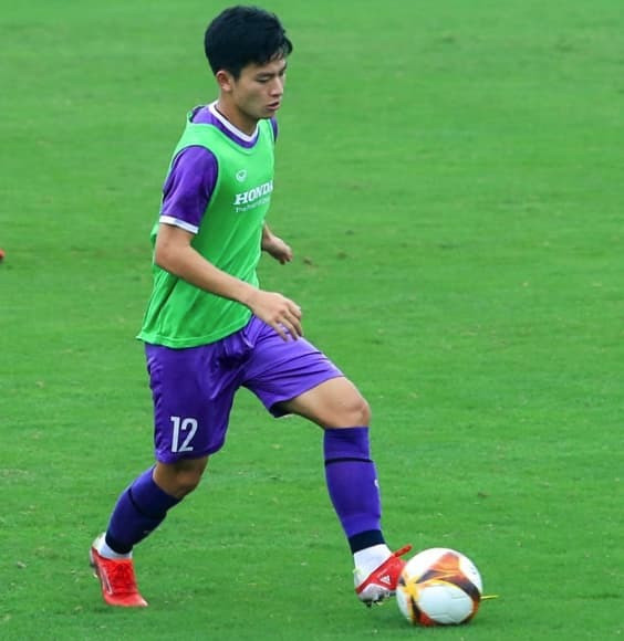 Cũng từ đây, Tuấn Tài trở thành một trong những nhân tố mới được HLV Park Hang Seo và trợ lí Lee Young Jin tin tưởng, góp mặt trong đội hình thi đấu của U23 Việt Nam trong hành trình tham dự Dubai Cup 2022.