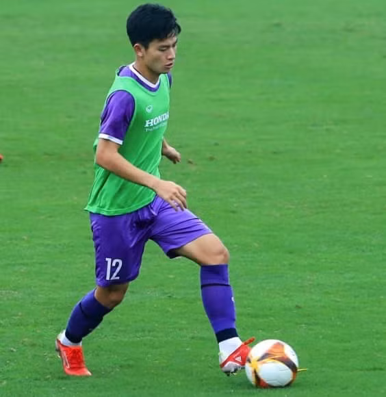 Cũng từ đây, Tuấn Tài trở thành một trong những nhân tố mới được HLV Park Hang Seo và trợ lí Lee Young Jin tin tưởng, góp mặt trong đội hình thi đấu của U23 Việt Nam trong hành trình tham dự Dubai Cup 2022.