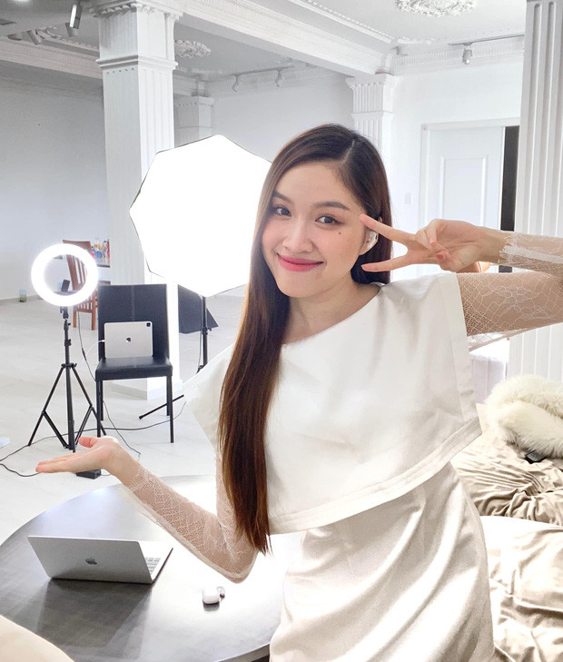 Mới đây MC Thanh Thanh Huyền khiến nhiều người bất ngờ khi đăng tải một status dài để kể lại chuyện bị đòi nợ gọi làm phiền nhiều lần của mình.