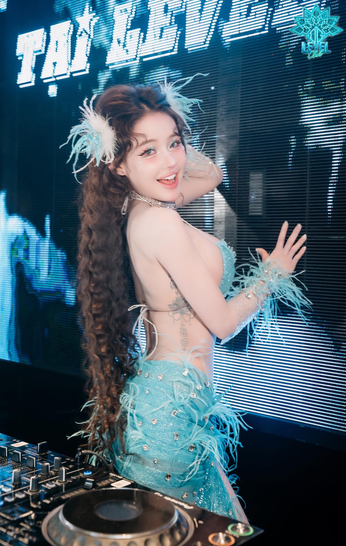 Tuy nhiên, không phải lúc nào của hot girl thị phi này cũng nhận được sự đồng tình từ người hâm mộ, đặc biệt là sau những sự kiện gây tranh cãi.