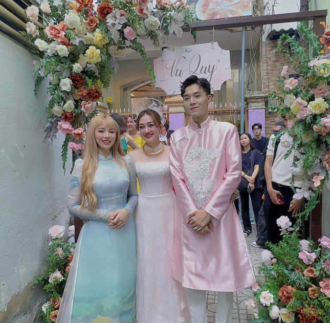 So với trước đó, Misthy đằm thắm, dịu dàng hơn rất nhiều. Nhiều diễn đàn trên mạng xã hội đồng loạt dành tặng lời khen với sự thay đổi này của nữ streamer.