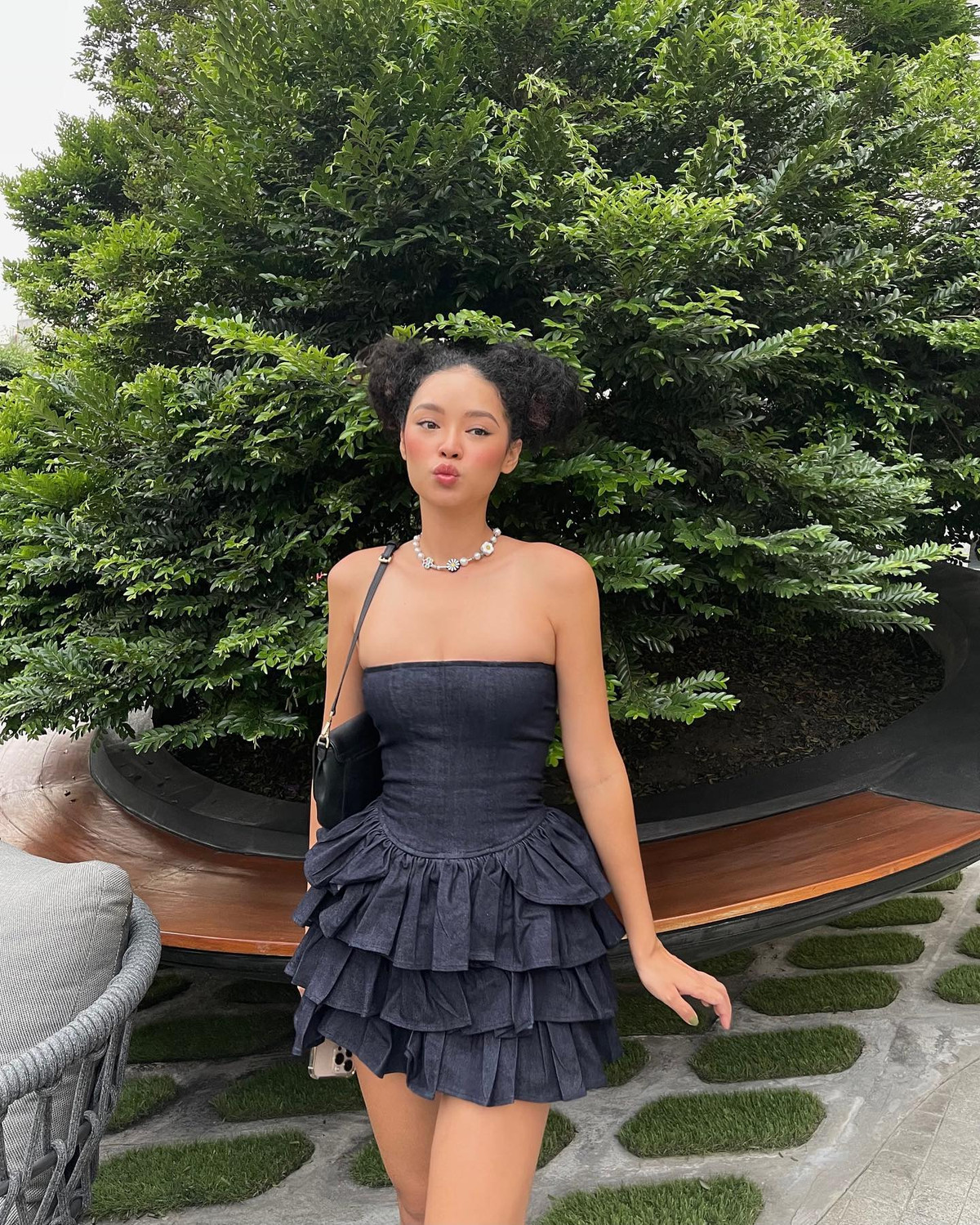 Đối với những thiết kế bodycon, Như Mỹ chú trọng lựa chọn kiểu dáng, cô yêu thích các mẫu váy được thiết kế cầu kỳ chẳng hạn như chi tiết khoét táo bạo ở giữa eo hoặc kiểu váy được lấy cảm hứng từ áo corset, có đường cúp ngực tinh tế cùng thân dưới đối xứng.