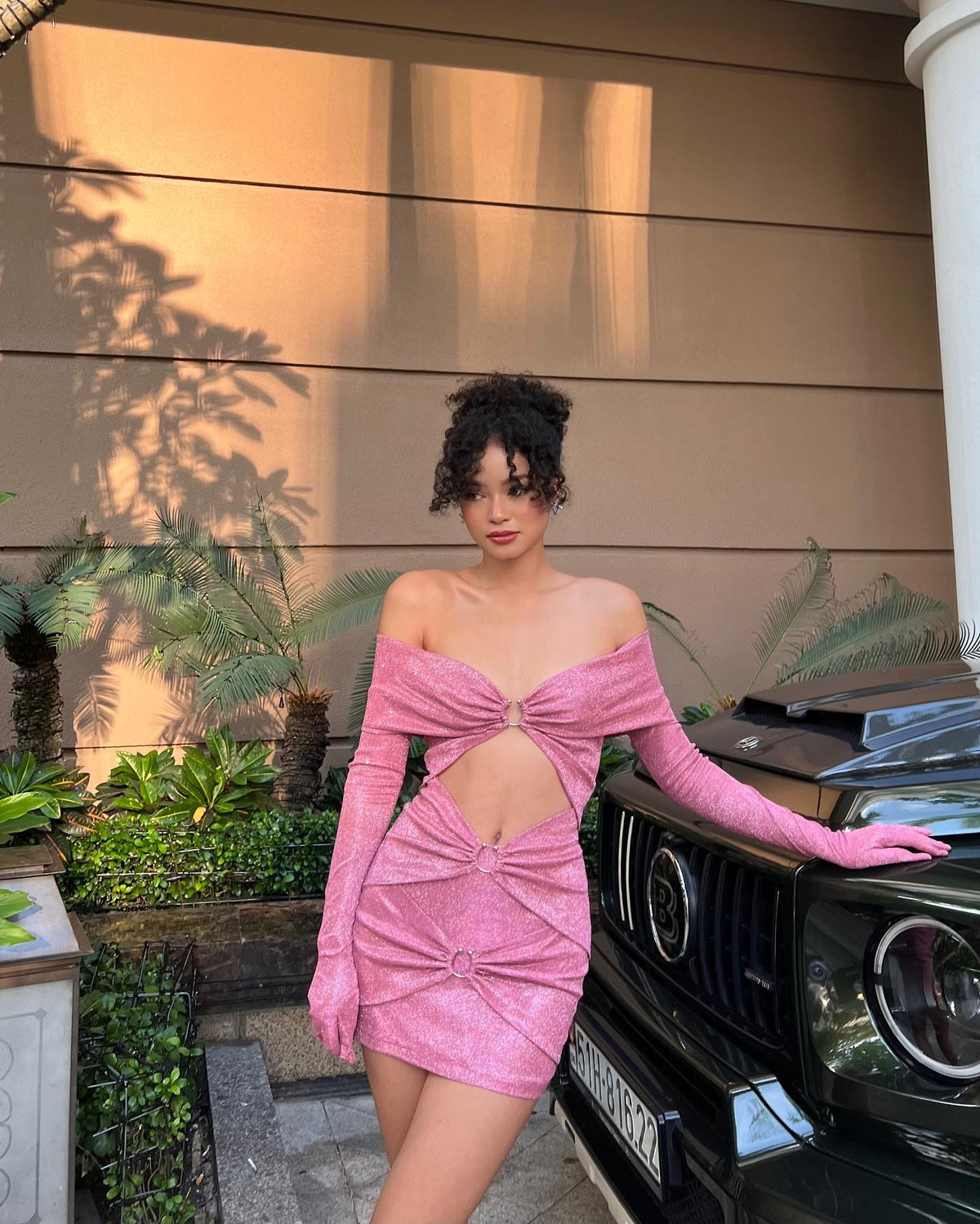 Những outfit của gái xinh nhận được nhiều lời khen ngợi nhờ cách mix đồ khéo léo, tinh tế. Chính vì thế, ở dưới phần bình luận những hình ảnh của Như Mỹ, không ít chị em đã hỏi cô nàng địa chỉ mua hàng.