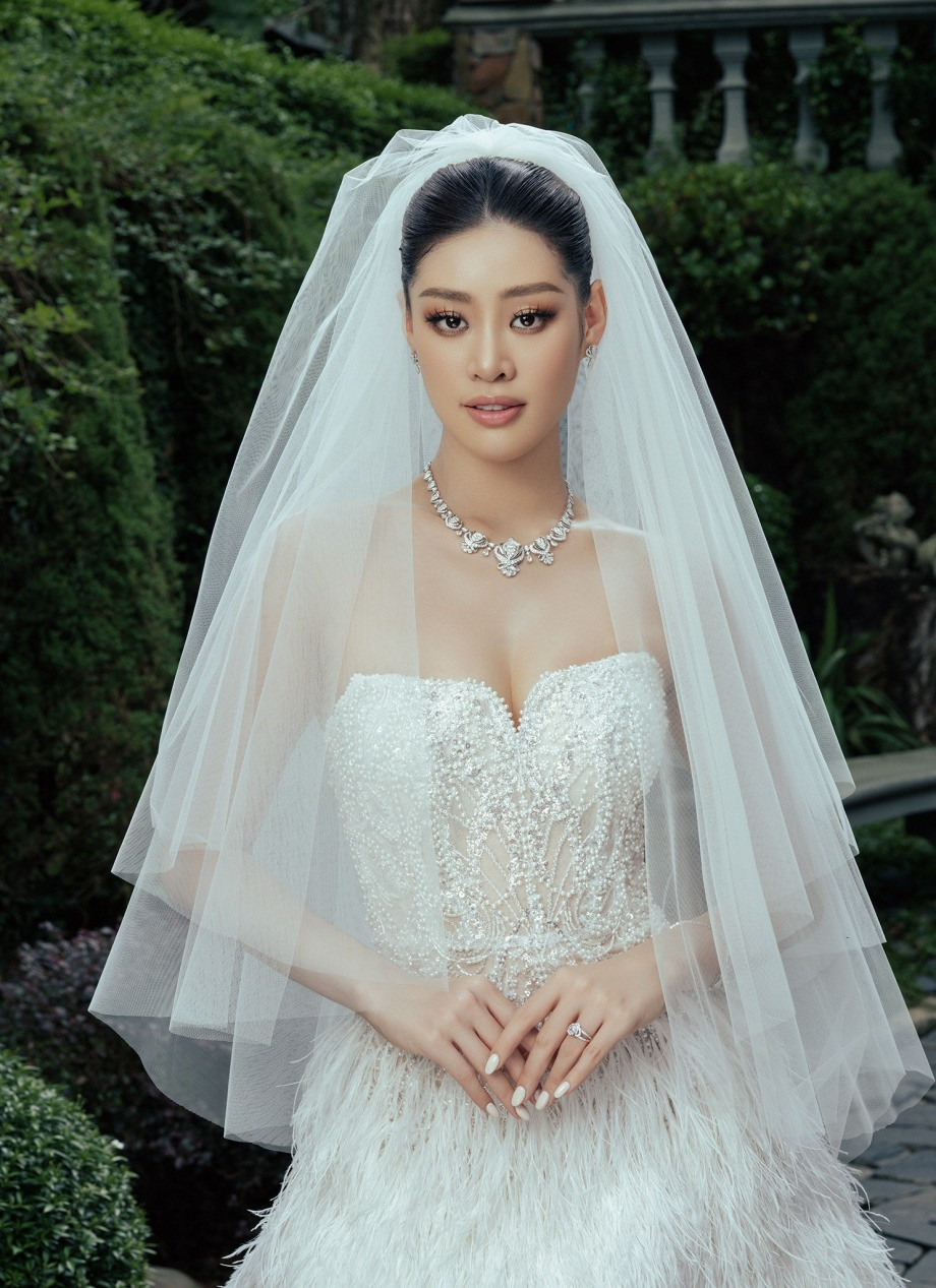 Người khóa sổ danh sách đám cưới trong năm 2024 của làng giải trí là Hoa hậu Khánh Vân và ông xã Nguyễn Long.