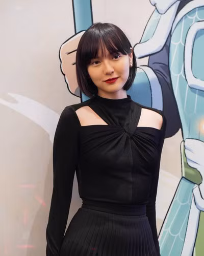 Hải Tú cũng là mỹ nhân Việt duy nhất được Sơn Tùng theo dõi trên Instagram.