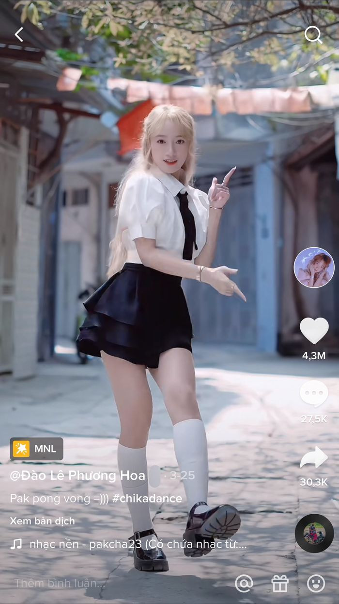 Tính đến nay kênh TikTok của Phương Hoa đã nhận về hơn 11 triệu follower, các video của cô đều nhận về hàng ngàn lượt yêu thích và bình luận của khán giả.
