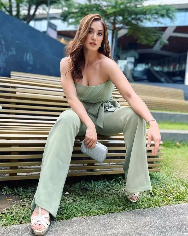 Sở dĩ Michele Gumabao có gương mặt khá Tây vì sinh ra ở Mỹ trong gia đình gốc Hoa.