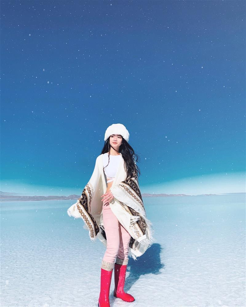 "Sự khác biệt về địa lý, văn hóa, con người khiến mình rất tò mò, muốn khám phá và tìm hiểu", Trang tâm sự. Trong năm cuối đại học, cô nàng có chuyến du lịch quốc tế đúng nghĩa đầu tiên - đó là chuyến đi 5 ngày 4 đêm đến Thái Lan.