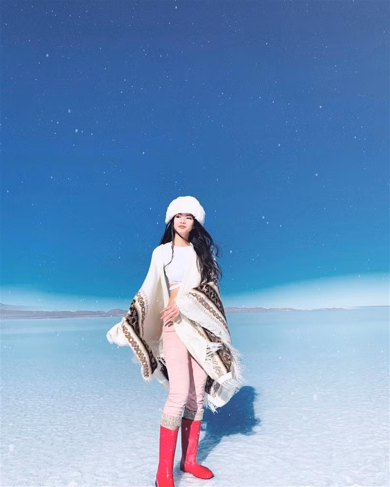 "Sự khác biệt về địa lý, văn hóa, con người khiến mình rất tò mò, muốn khám phá và tìm hiểu", Trang tâm sự. Trong năm cuối đại học, cô nàng có chuyến du lịch quốc tế đúng nghĩa đầu tiên - đó là chuyến đi 5 ngày 4 đêm đến Thái Lan.