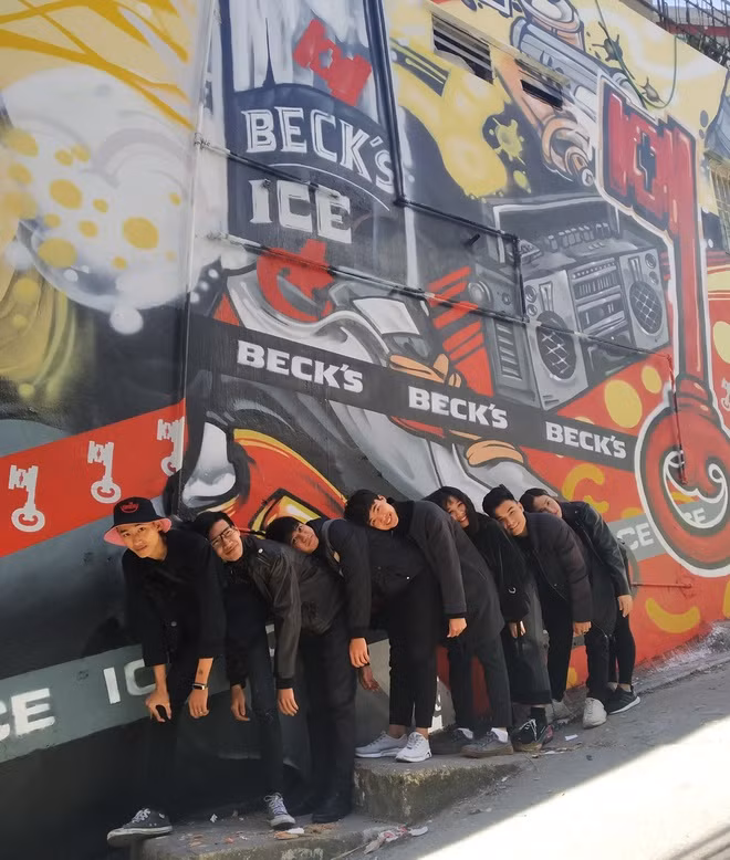 Không chỉ thu hút các nghệ sĩ, bức tường Beck’s Ice còn ghi điểm với các bạn trẻ và cả cộng đồng du lịch.