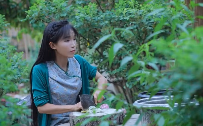 Theo đó, nhà sáng tạo nội dung xuất sắc này quyết định đổi tên thật từ Lý Giai Giai thành Lý Tử Thất (vốn là nghệ danh).