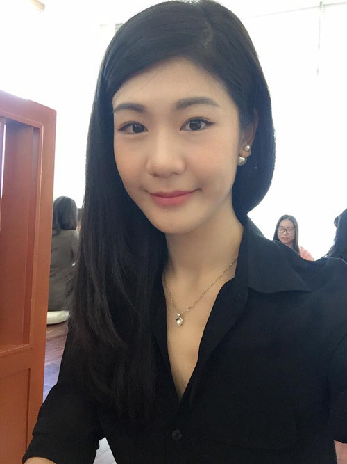 Nhìn những khoảnh khắc giản dị mà Đông Phương đăng tải, người hâm mộ có thể nhìn thấy một nữ cơ trưởng rất khác.