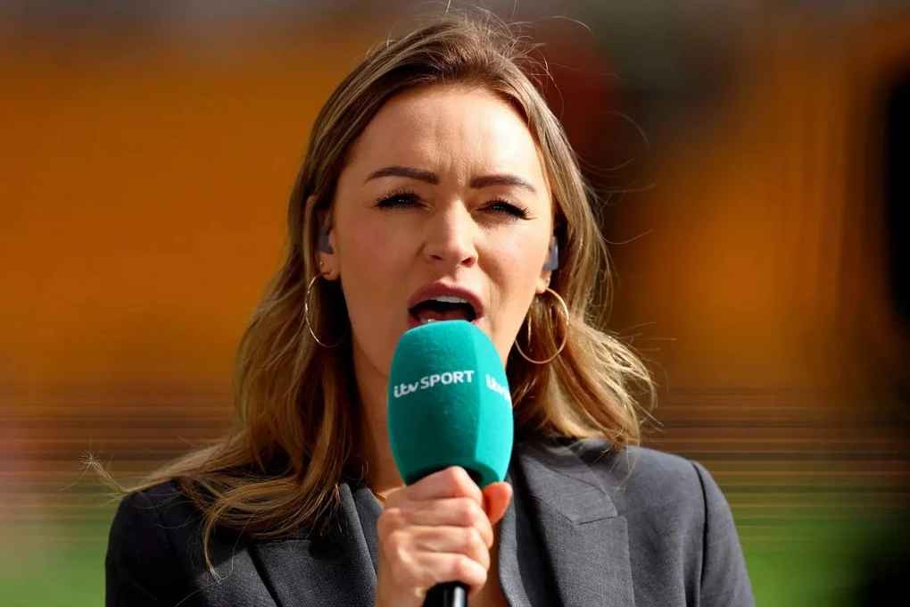 Trang phục Laura Woods lựa chọn cho mỗi lần xuất hiện trên màn ảnh thường nhận được nhiều lời khen. Các thiết kế tối giản nhưng luôn giúp nữ MC thể hiện nét phóng khoáng.