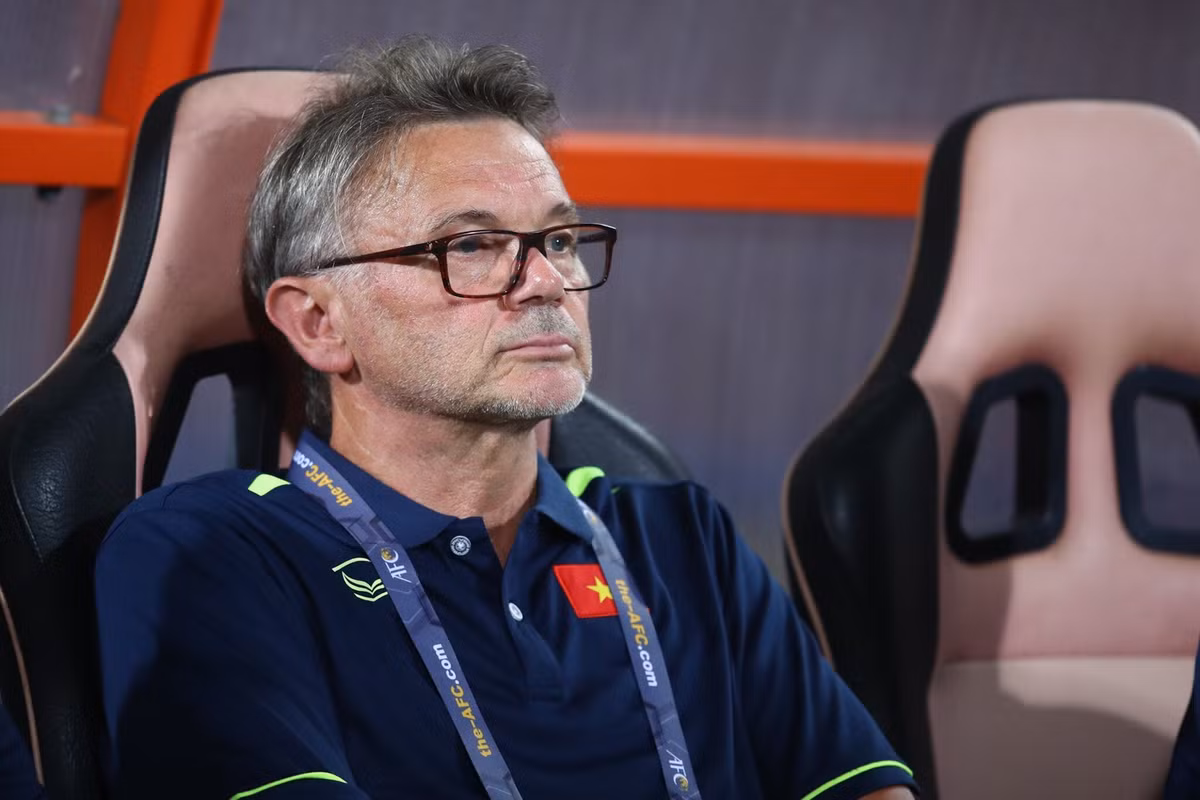 NHM Viet Nam lieu co voi va buong loi chi trich HLV Troussier?-Hinh-4