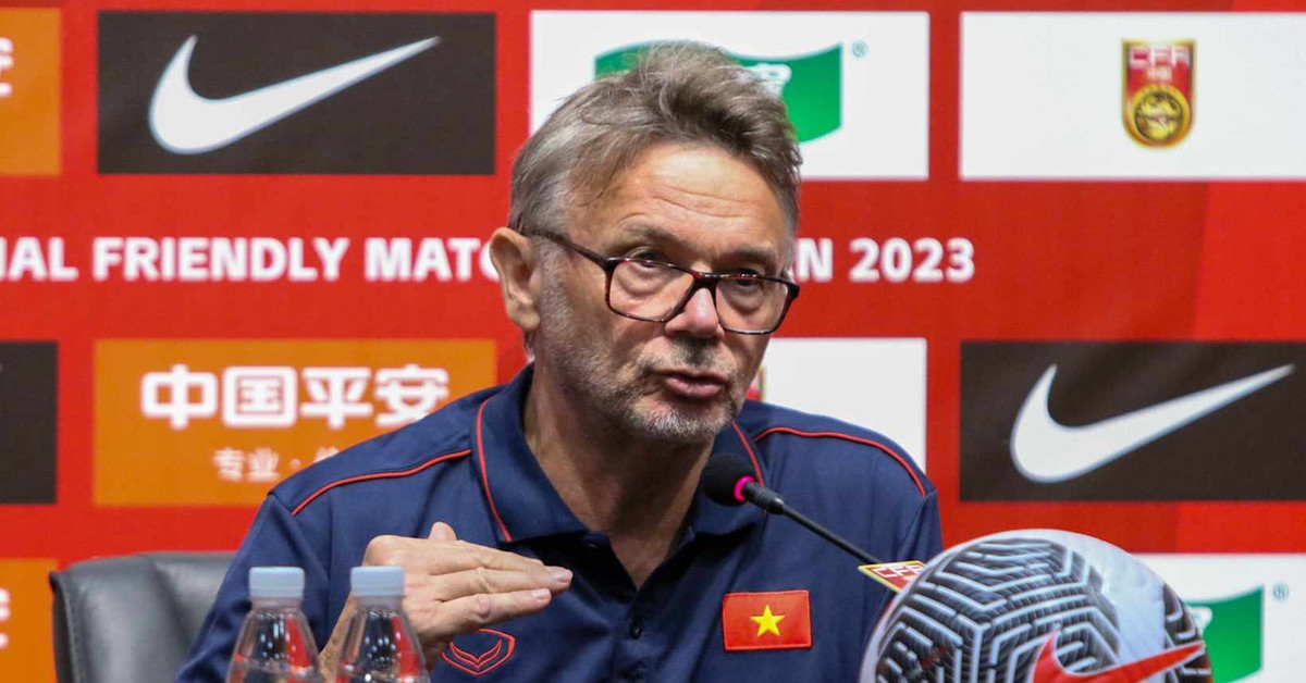 NHM Viet Nam lieu co voi va buong loi chi trich HLV Troussier?