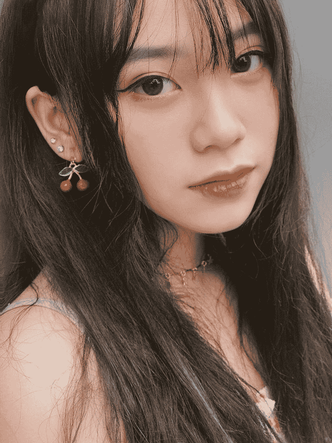 Bởi vậy, chuyện em mặc đồ gợi cảm không có nghĩa là em chỉ đóng đinh với các trang phục đó đâu. Chỉ là một trải nghiệm thôi và em còn thử hàng loạt nhưng kiểu khác nữa đó". Người đẹp 2K2 này cho biết thêm.