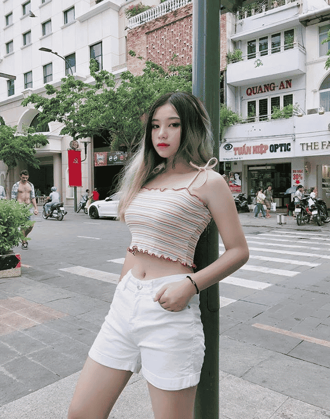 Nhiều bình luận cho rằng, My chỉ mặc đồ gợi cảm để gây thu hút. Tuy nhiên, hot girl tuổi đôi mươi này đã đưa ra lời giải thích của mình.