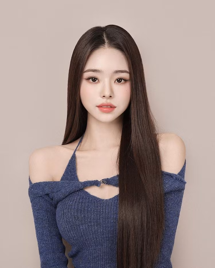 Song Ji A đã quyết định lui về ở ẩn và suy nghĩ về bản thân, Song đã tham gia một tổ chức từ thiện để cung cấp thức ăn cho người dân có thu nhập thấp tại Seoul.