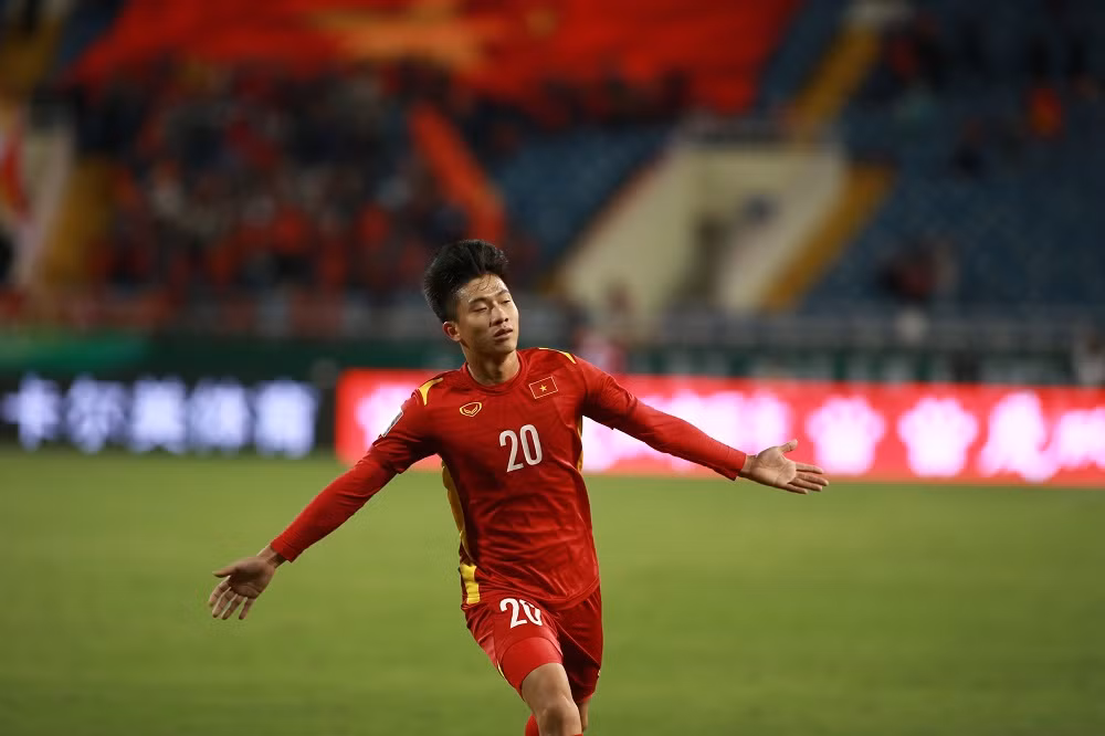 Ha dep Trung Quoc, doi tuyen Viet Nam li xi lon cho NHM-Hinh-2