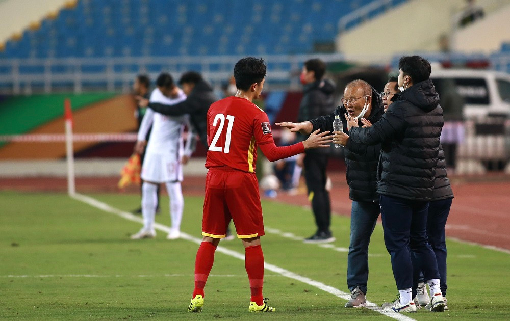 Ha dep Trung Quoc, doi tuyen Viet Nam li xi lon cho NHM-Hinh-4