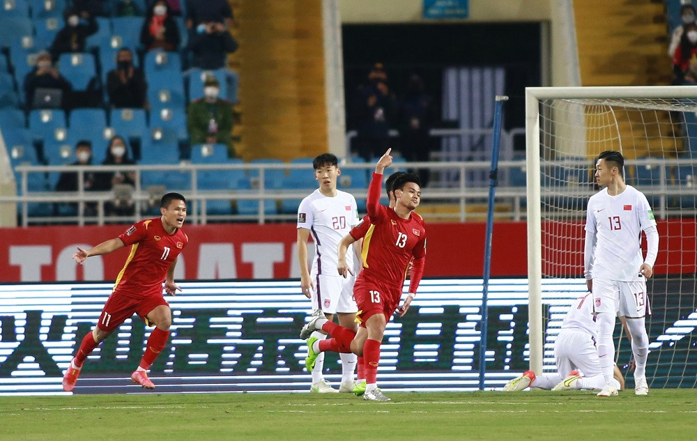 Ha dep Trung Quoc, doi tuyen Viet Nam li xi lon cho NHM-Hinh-9