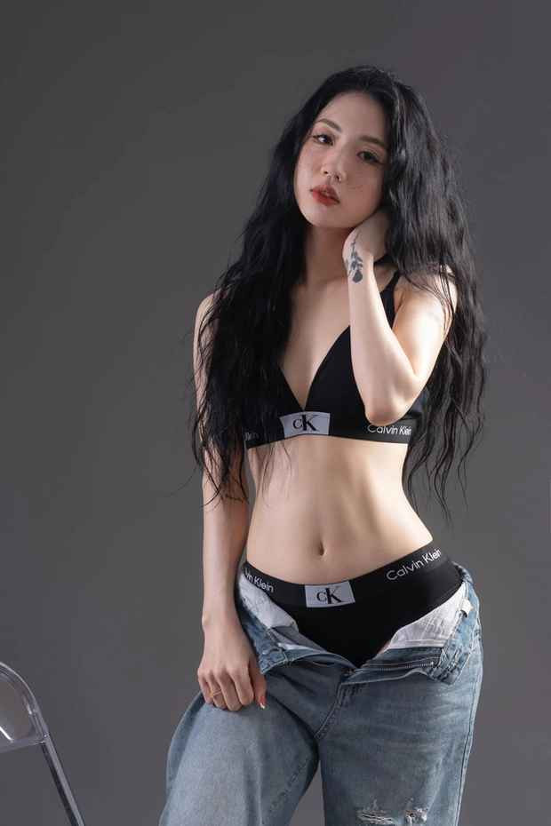 Nu cau thu tuyen Viet Nam danh dau nam 2024 bang bo anh bikini