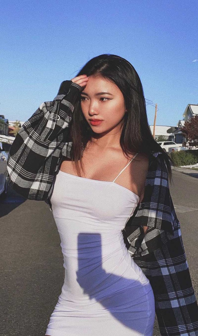 Theo dõi trang cá nhân của Kim Yến, nhiều người sẽ nhận ra rằng cô nàng theo đuổi phong cách gợi cảm.