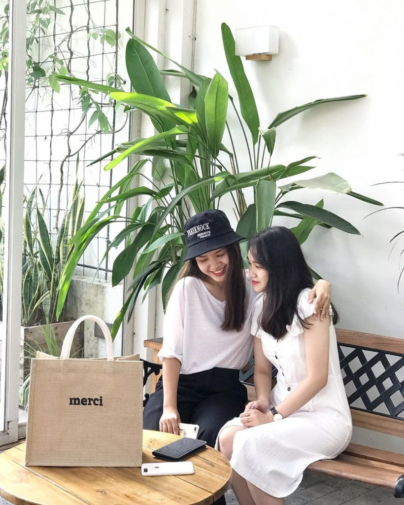 Hiện nay quán sở hữu hai cơ sở ở khu vực Cầu Giấy và Hồ Tây. Tất cả đều có không gian mở 3 tầng siêu rộng. Lấy tone trắng làm màu chủ đạo với những vật trang trí nhỏ xinh không cầu kì, C.O.T mang đến cảm giác gần gũi, vô cùng thích hợp cho những buổi chuyện phiếm đông đủ chị em.