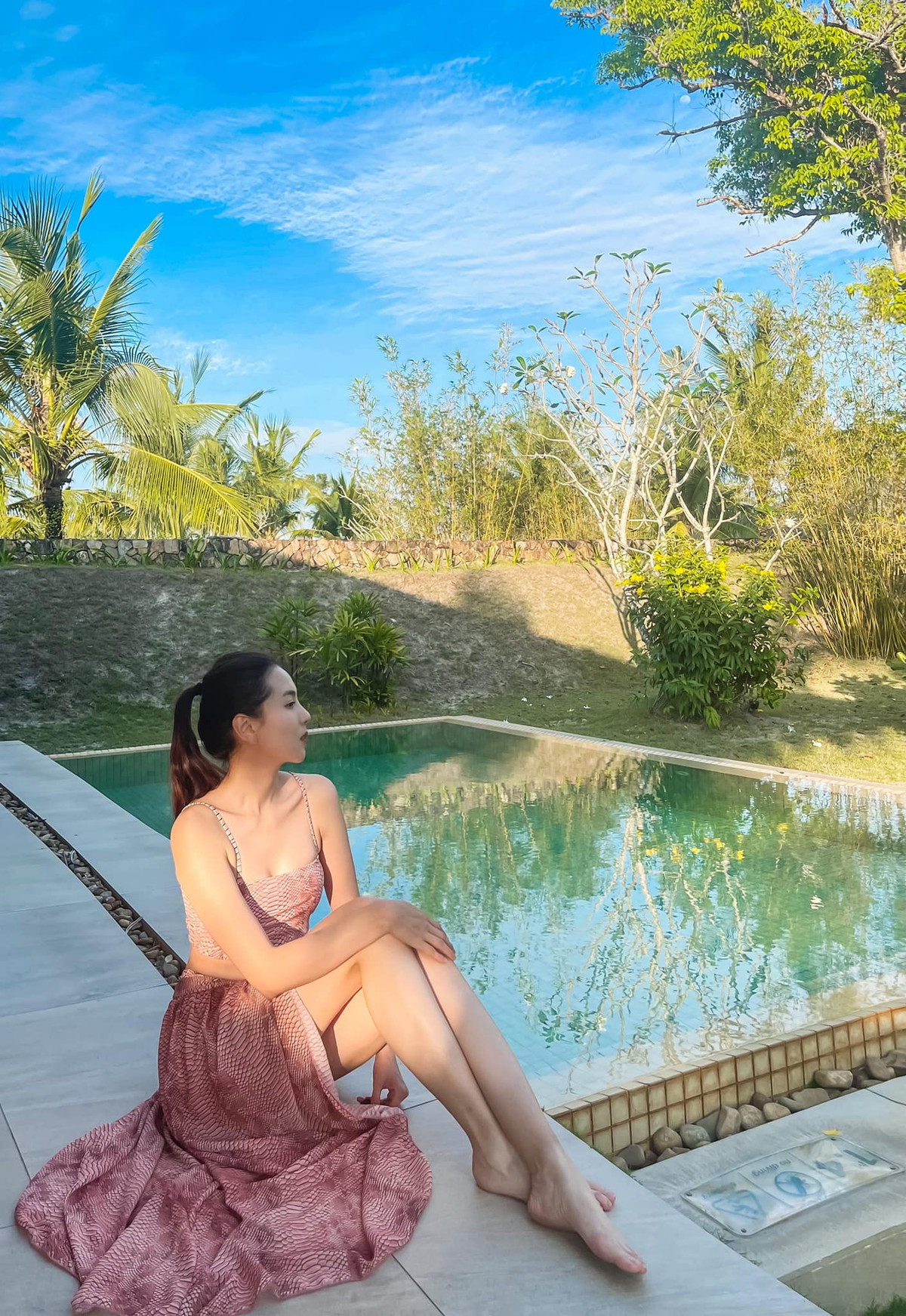 Thói quen tập luyện đã được Mai Ngọc duy trì từ rất lâu và không bao giờ bỏ cuộc. Chính vì vậy, nên chẳng khó hiểu khi người đẹp sở hữu vóc dáng ai cũng mong ước và thoát được lời nguyền “bánh chưng” 1 cách xuất sắc.