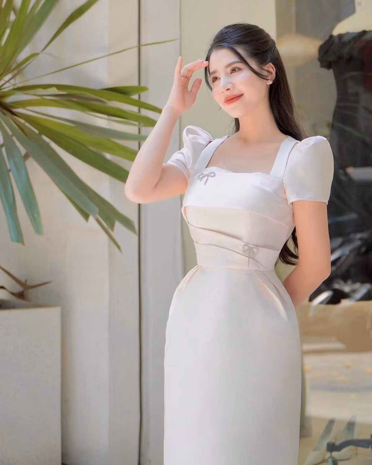 Có những ngày phải thức khuya, dậy sớm để chuẩn bị lên sóng cho kịp. Dù có vất vả là vậy nhưng được làm công việc mình yêu thích là Quỳnh cảm thấy rất hạnh phúc và trân trọng”. Nữ MC Gen Z nói thêm.