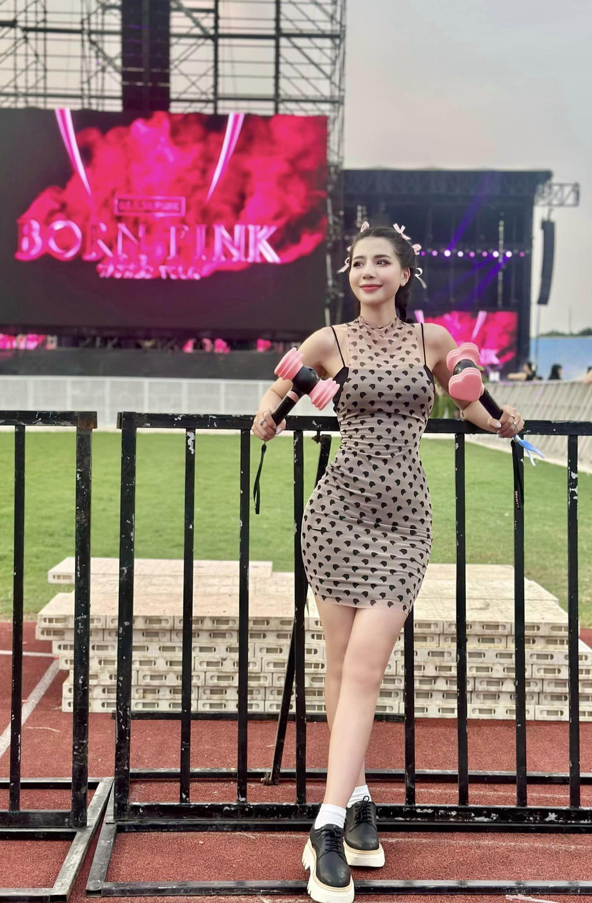 Trong bất cứ hình tượng nào, Như Quỳnh đều khoe được sắc vóc hình thể cùng thần thái tự tin của mình.