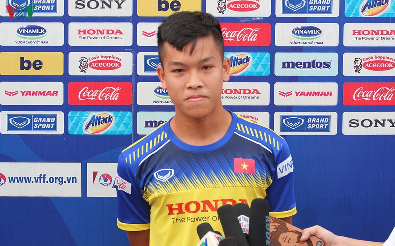 Trong đội hình tham dự giải U23 châu Á, Nguyễn Hữu Thắng gây chú ý khi được trao áo số 10.