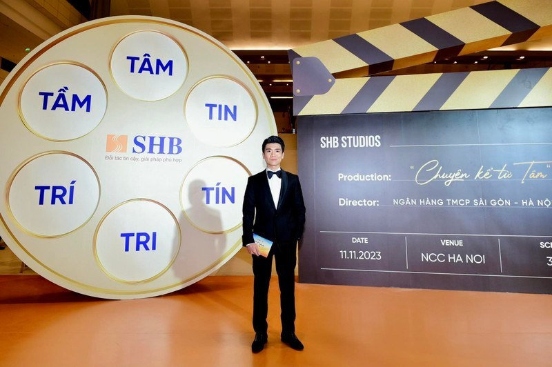 Ngoài vai trò quan trọng ở ban lãnh đạo SHB, Quang Vinh cũng có kinh nghiệm công việc phong phú khi đã và đang giữ nhiều vị trí quản lý chủ chốt tại các tập đoàn uy tín trong nước và toàn cầu.