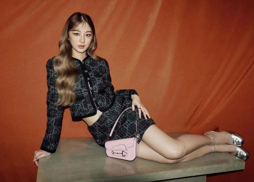 Bên cạnh gương mặt "ăn tiền" với làng thời trang, vóc dáng thon gọn cùng đôi chân dài miên man của Thanaerng Kanyawee giúp cô luôn là gương mặt được mời đến các sự kiện thương hiệu cao cấp.