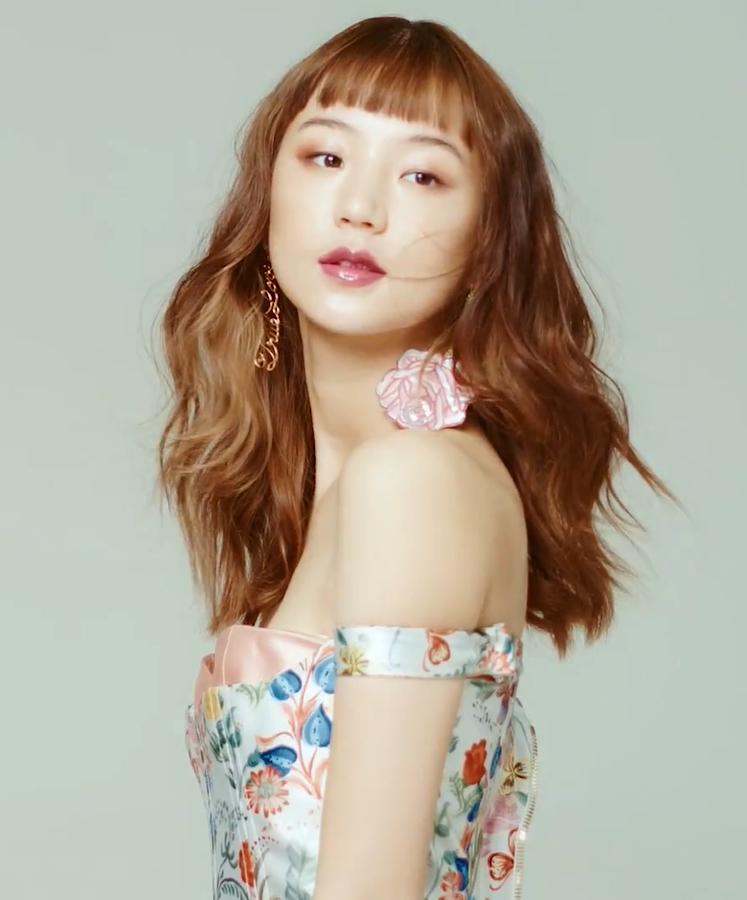 Thần thái ngút ngàn, cực slay của ngôi sao trẻ cũng nhận được nhiều lời khen có cánh từ dân mạng.