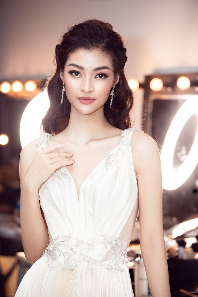 Kiều Loan hứa với bố mẹ sẽ thực hiện đúng như bản cam kết trên. "Nếu vi phạm quá 3 trong những điều trên sẽ bị tịch thu điện thoại lẫn sim, không dùng nữa. Con xin hứa".