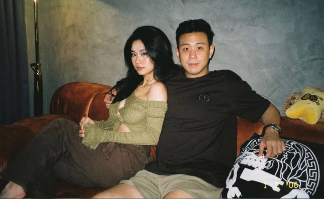 Trong thời gian "hot girl tạp hoá" Hàn Hằng “lặn mất tăm” trên MXH, một trong những câu hỏi được netizen thắc mắc nhiều nhất chính là: Chuyện hẹn hò của cô nàng với Huyme đã ra sao?