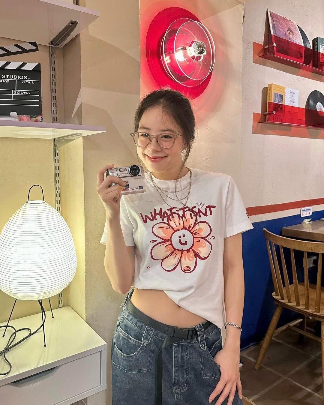 Trên MXH, Minga cũng nhận về sự quan tâm nhất định, được đánh giá là gương mặt tiềm năng.