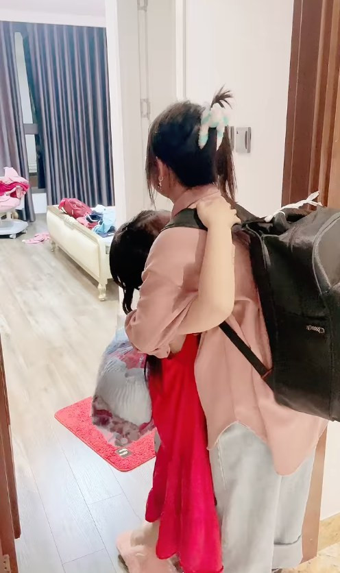 Đáng nói, theo kế hoạch Phúng Phính Hà Giang từng chia sẻ, rất có thể lần này em sẽ mang tiền về giúp bố mẹ xây nhà, đồng thời thực hiện hoạt động thiện nguyện mà bản thân đã ấp ủ từ lâu.