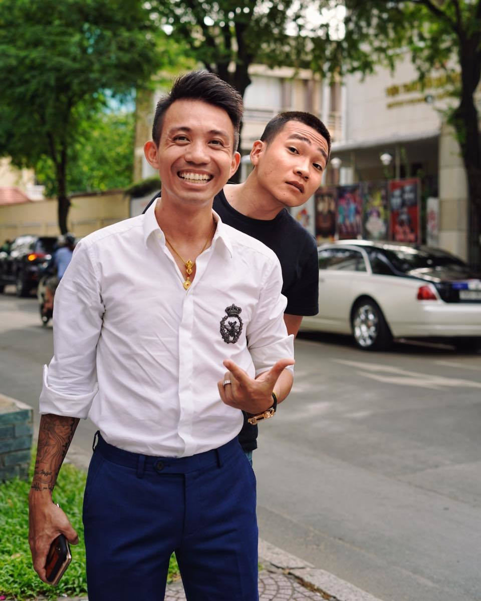 Mới đây, Minh Nhựa đã khiến dân tình thích thú khi để lộ đoạn tương tác với Wowy và lập tức bị rapper có biệt danh "lão đại" này rủ hát rap cùng.