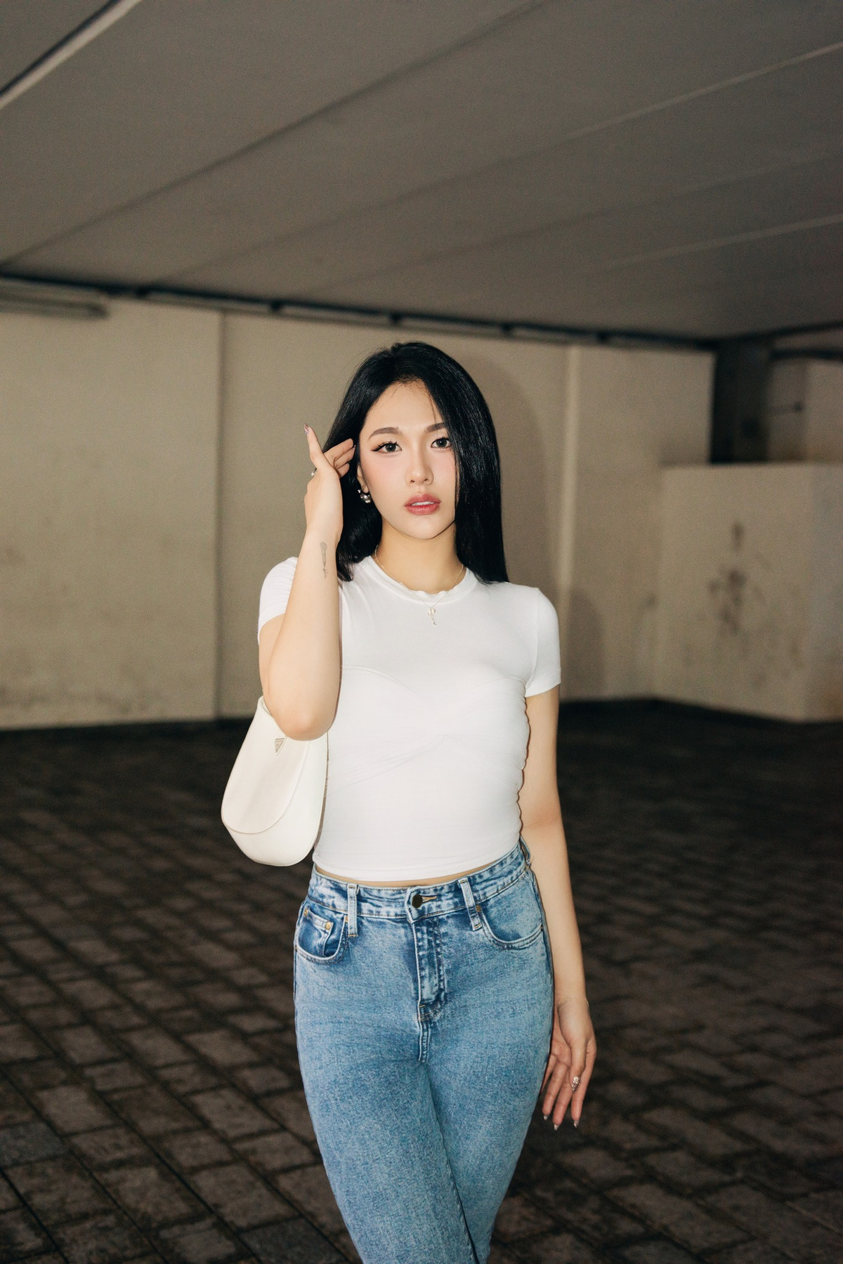 Hiện Trâm đang hoạt động với vai trò ca sĩ. Ngoài đam mê âm nhạc, cô nàng cũng chia sẻ cô có sự thích thú với bộ môn chiêm tinh học, thần số học.