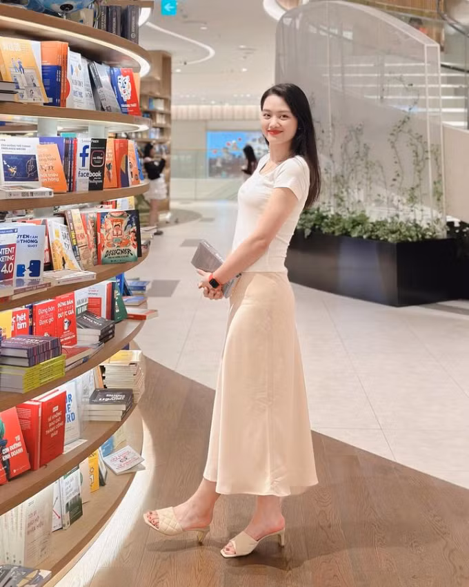 Nguyễn Thu Hoài là VĐV nổi tiếng giới bóng chuyền Việt Nam.