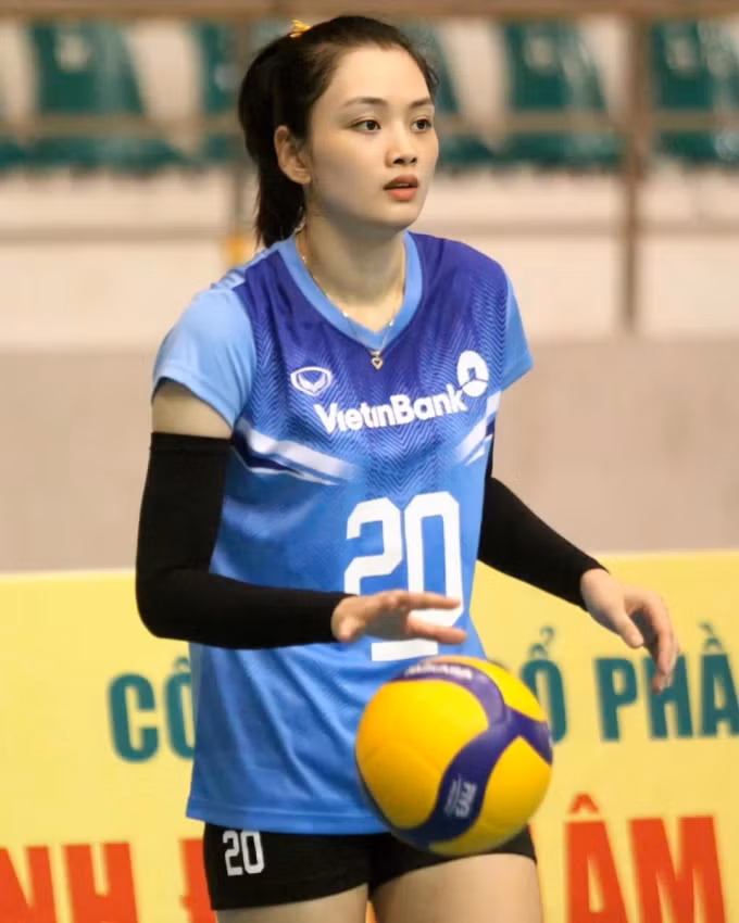 Năm 2022, Thu Hoài cùng ĐT bóng chuyền nữ Việt Nam giành HCB tại SEA Games 31