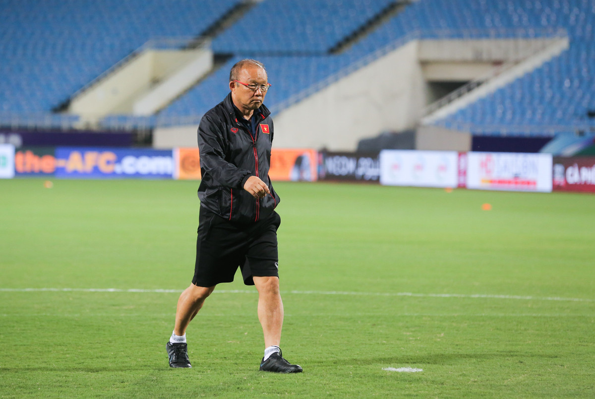 Khi đó, khách sạn đội tuyển Việt Nam đóng quân luôn có 2 bàn bóng bàn để các cầu thủ thi đấu với nhau hoặc với ban huấn luyện trong lúc rảnh rỗi.