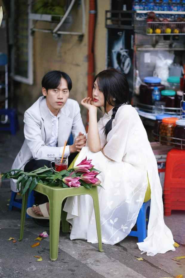 “Vợ Vinh xinh quá! Chúc mừng hạnh phúc 2 bạn nha”, “Ôi dồi ôi! Cái gì đấy!” (câu cửa miệng của cụ Phến), “Không biết nhà có thêm 1 bà cầm chảo đánh nhau nữa không nhỉ?”, “Thế là từ giờ đi nhảy đám cưới đã có người theo à Vinh ơi!”, “Cụ phến bỏ làng đi lấy vợ à?”,...